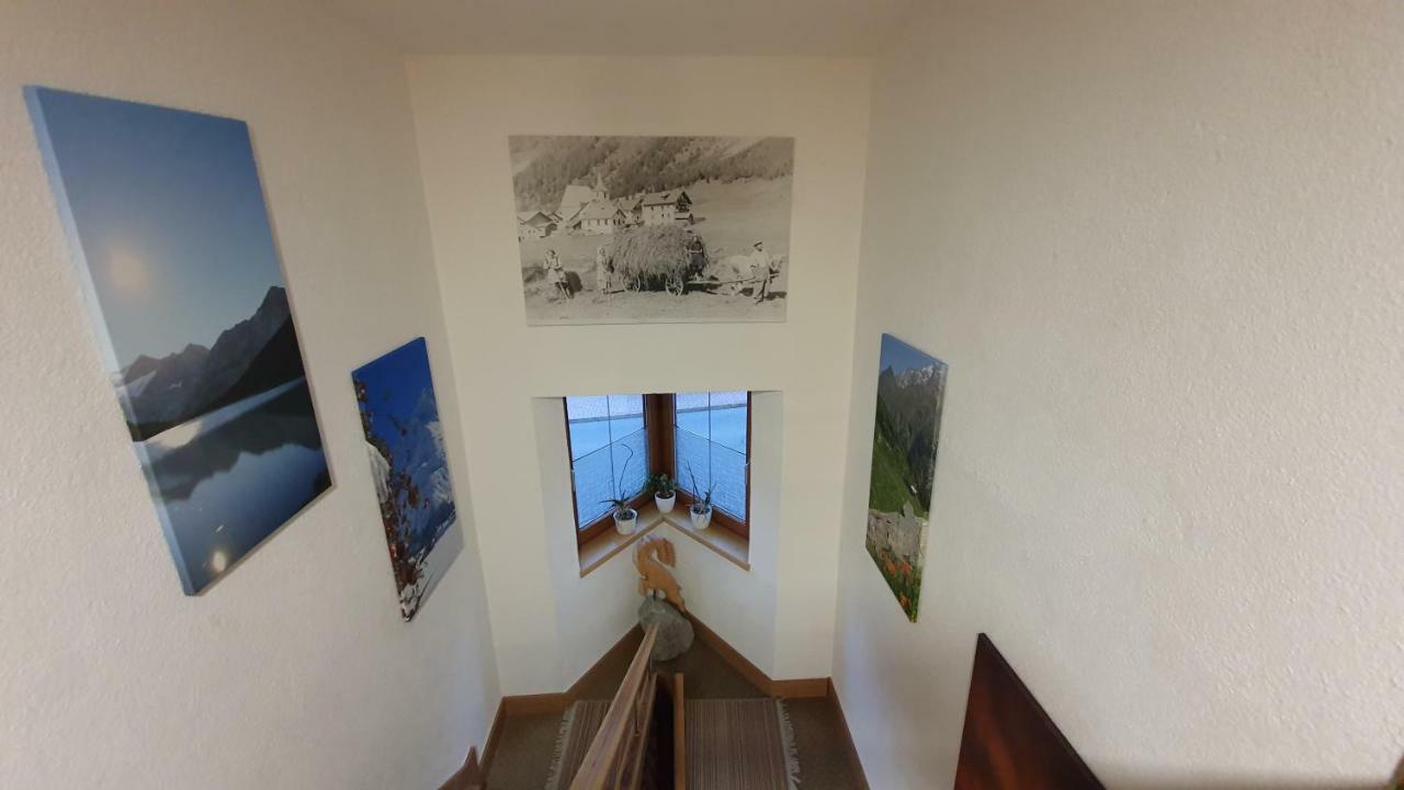 Gasthof Pension Santeler Sankt Leonhard im Pitztal Exterior photo